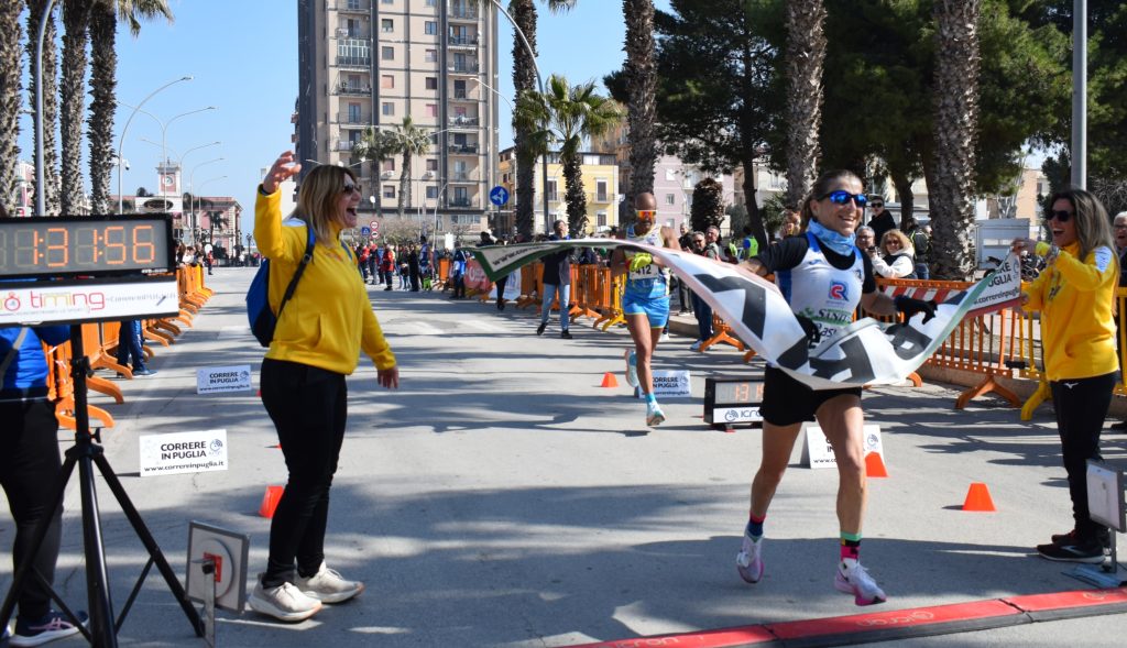 MARE&SALE HALF MARATHON 2025: VINCONO GIOVANNI CEGLIE E TERESA LELARIO