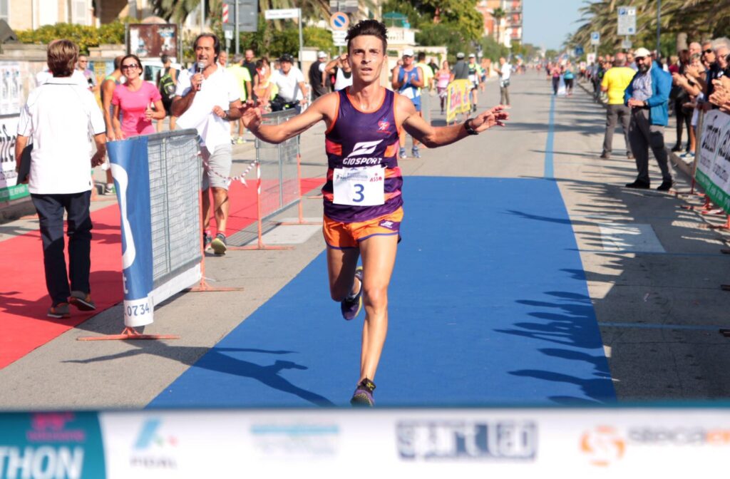 Dario Santoro s’impone nella mezza maratona di Porto San Giorgio